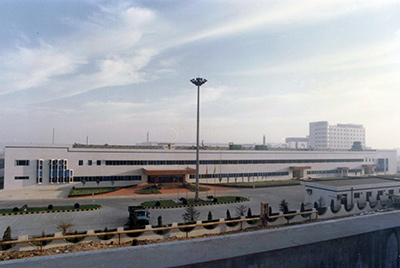 1995年5月30日，，九五至尊与日本小松株式会社合资建设小松九五至尊工程机械有限公司