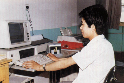 BMPC-XT盘算机。。建厂后始终把手艺刷新作为事情重点来抓。。1980-1988年中，，每年都安排了重点手艺刷新项目。。
